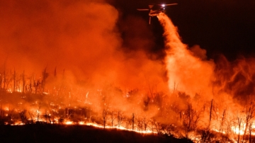 7月3日北美速递 北加州野火肆虐 1.3万人被迫撤离